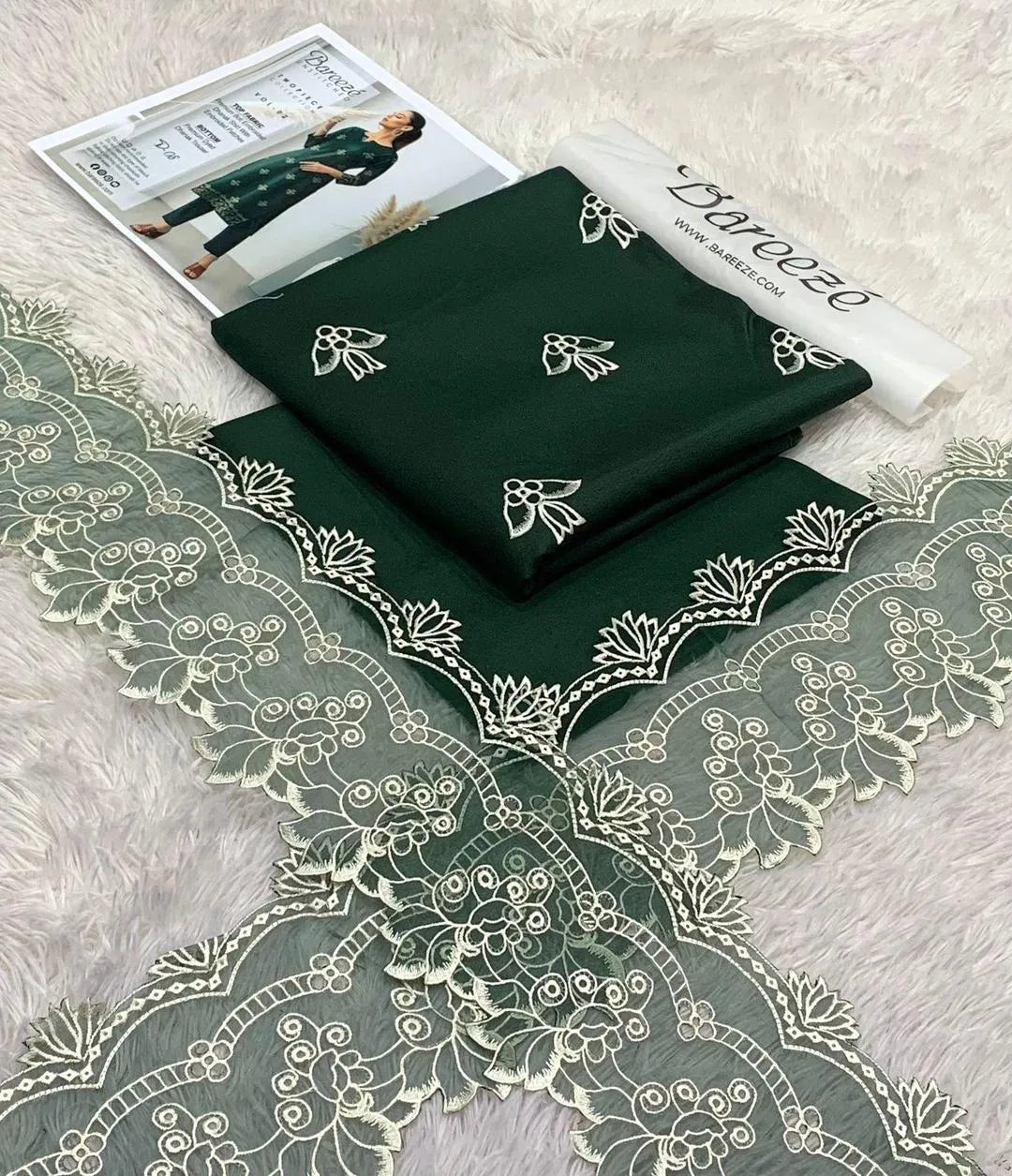 Woman Embroidery Lawn 2pice Suit