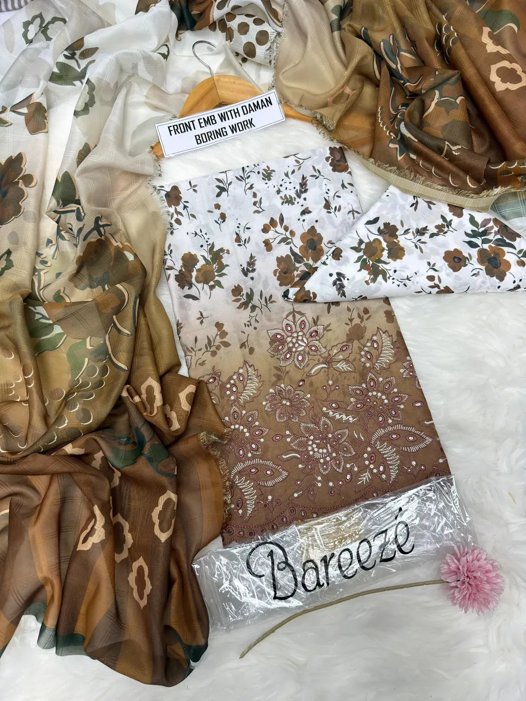 Bareeze Embroidery Lawn 3Pice