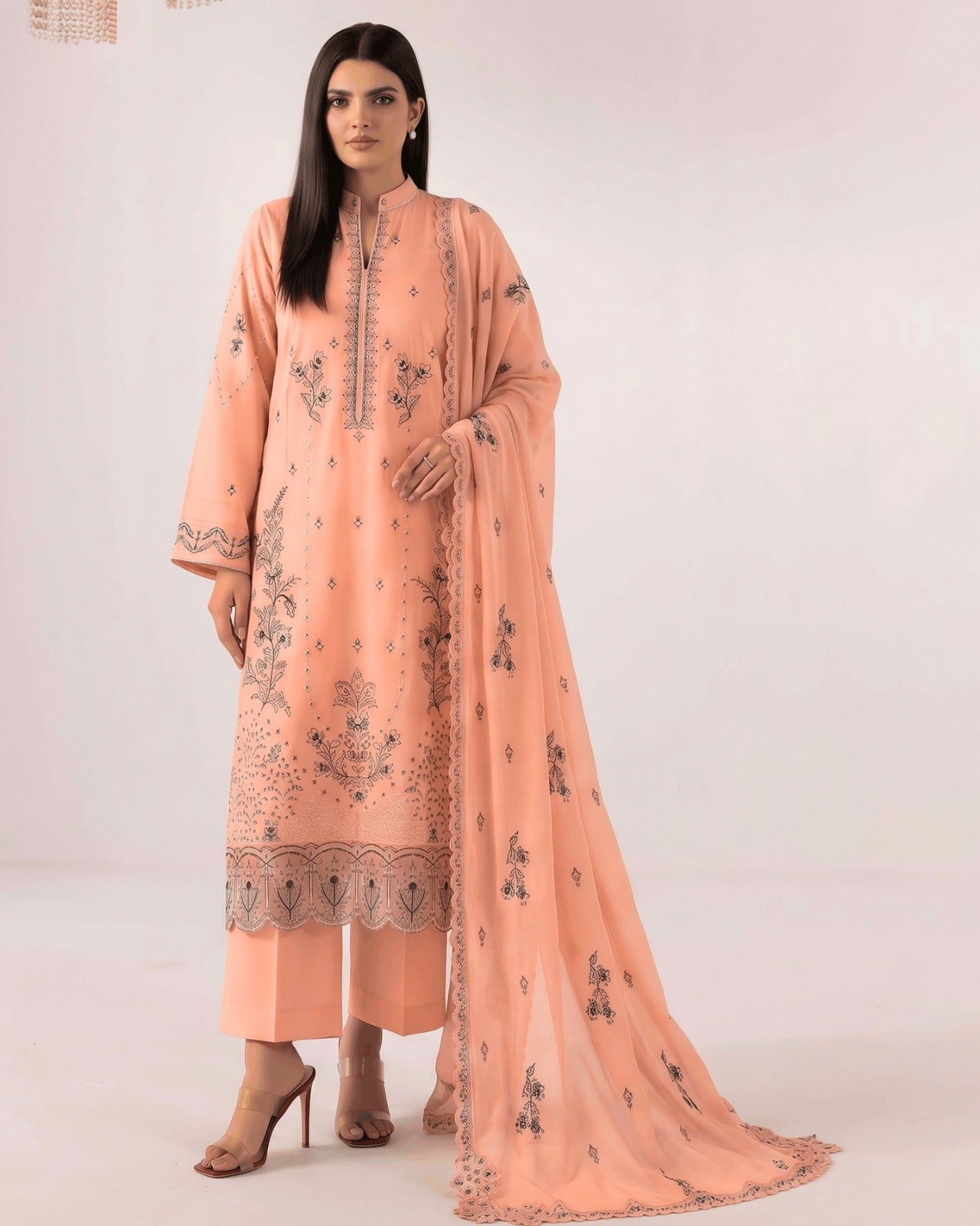 *Thread Rose Embroidered Lawn 3Pcs*