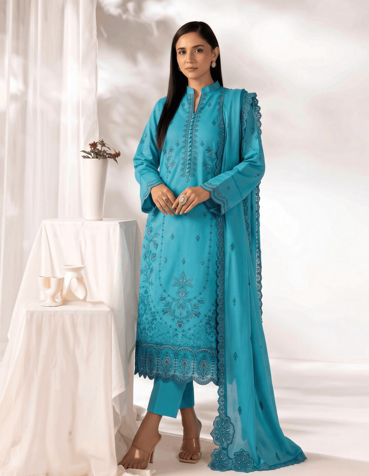 *Thread Rose Embroidered Lawn 3Pcs*