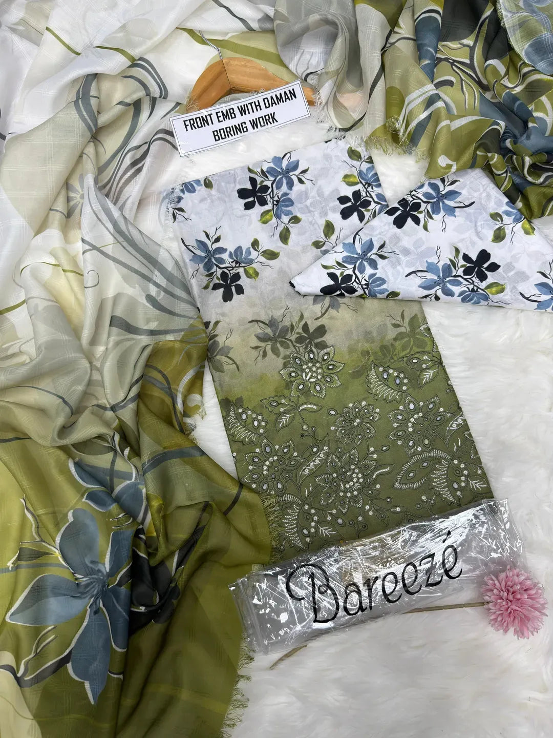 Bareeze Embroidery Lawn 3Pice